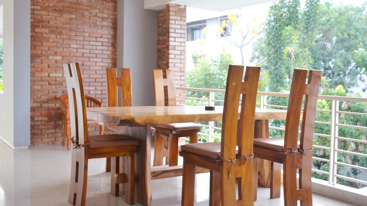 Gaia Asri Hotel Pamanukan Hilir Exterior foto